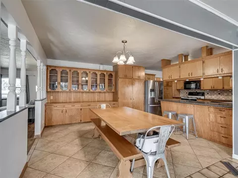 Dining - 406 S Pine St, Crescent, OK 73028 photo 2 of 2