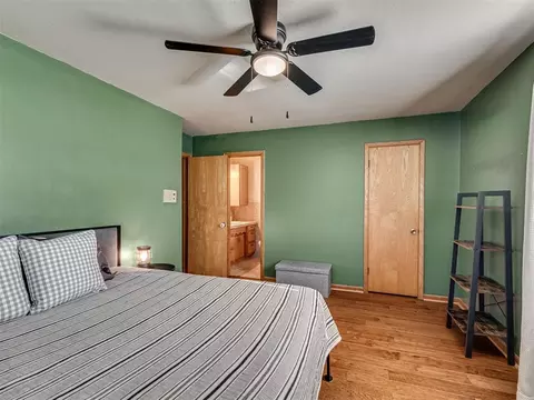 Bedroom - 406 S Pine St, Crescent, OK 73028 photo 3 of 8