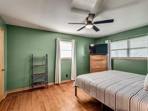Bedroom - 406 S Pine St, Crescent, OK 73028 photo 1 of 8