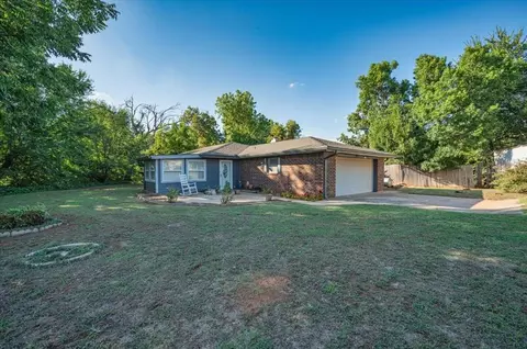 21775 Eighth St, Hinton, OK 73047