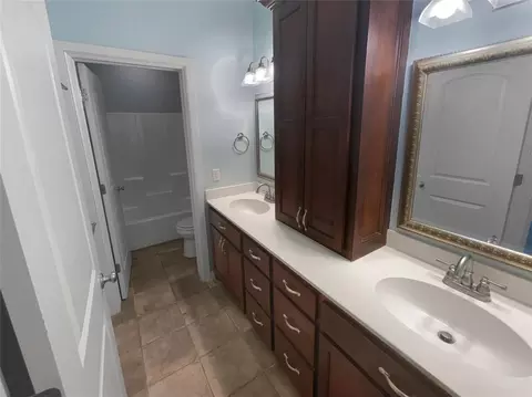 Bath - 8 Summit Rd, Guthrie, OK 73044 photo 1 of 2