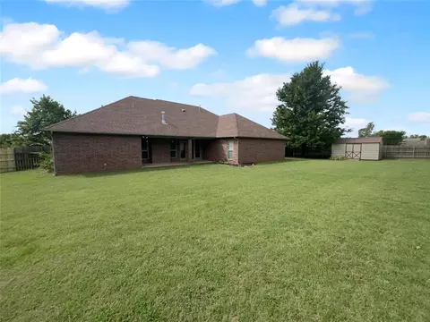 Exterior - 8 Summit Rd, Guthrie, OK 73044 photo 2 of 3
