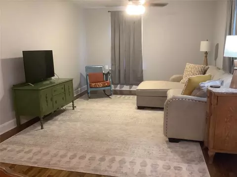 Living - 1219 E Oklahoma Ave, Guthrie, OK 73044 photo 1 of 2