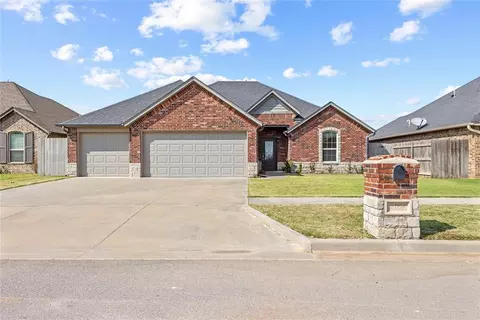 2701 Falling Leaves Dr, Weatherford, OK 73096