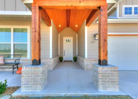 507 Blue Bird Rd, Shawnee, OK 74804