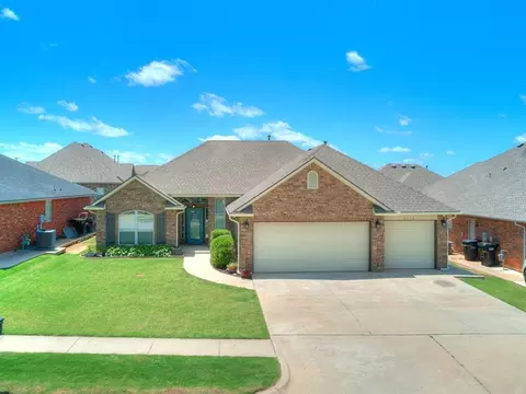 2516 SE 9th St, Moore, OK 73160