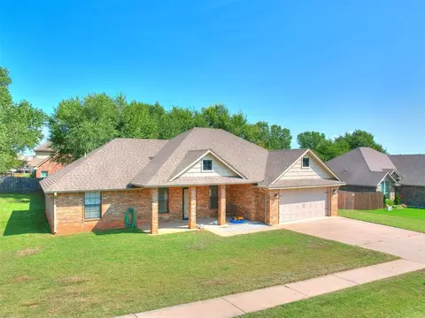 945 Fox Run Ln, Blanchard, OK 73010