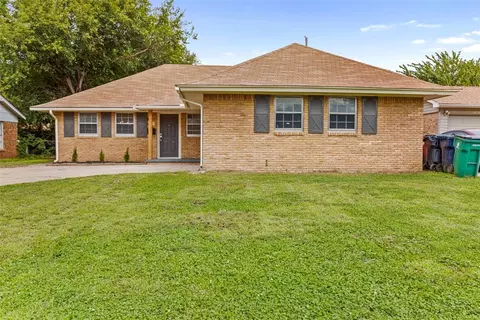 1221 NW 102nd St, Oklahoma City, OK 73114