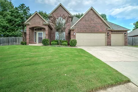 204 Ainsley Ct, Edmond, OK 73034