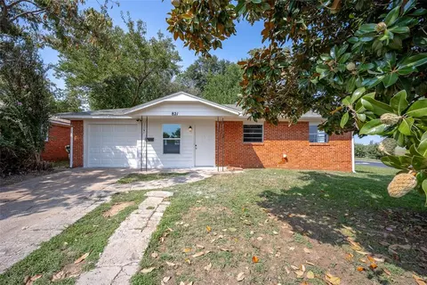 821 Oliver St, Norman, OK 73071