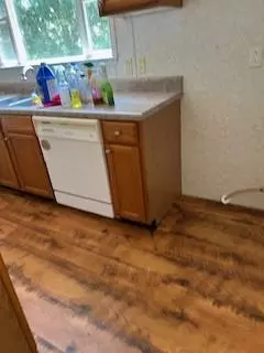 Kitchen - 3950 E Camp Dr, Guthrie, OK 73044 photo 1 of 2