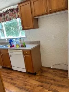 Kitchen - 3950 E Camp Dr, Guthrie, OK 73044 photo 2 of 2