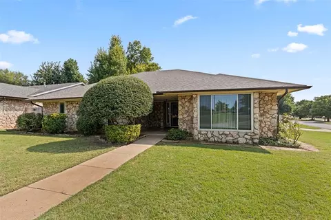 2328 Butternut Pl, Edmond, OK 73013