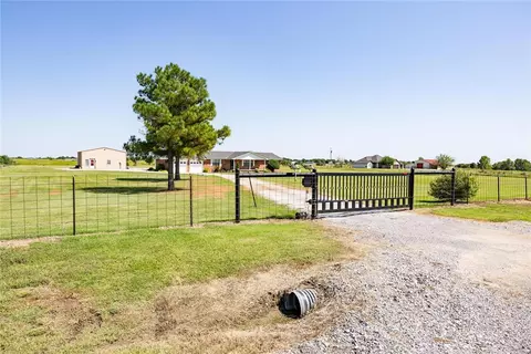 7040 Choctaw St, Union City, OK 73090