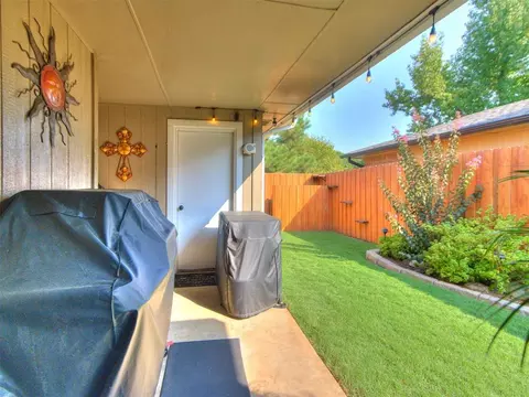 Exterior - 804 Ash Ct, Norman, OK 73072 photo 8 of 14