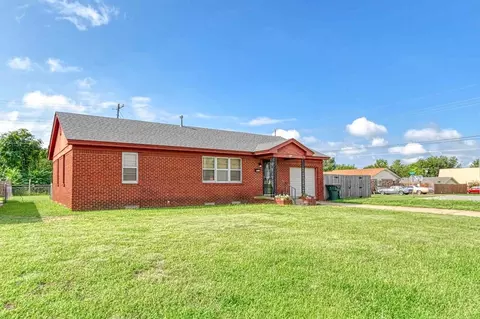 Exterior - 19 Circle Dr, Chickasha, OK 73018 photo 6 of 6