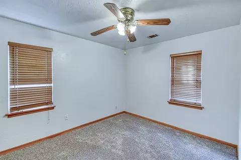 Bedroom - 19 Circle Dr, Chickasha, OK 73018 photo 5 of 6