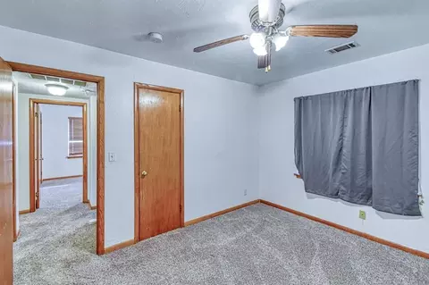 Bedroom - 19 Circle Dr, Chickasha, OK 73018 photo 4 of 6