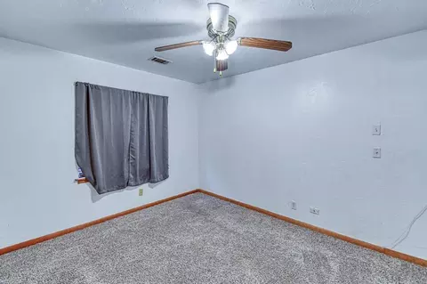 Bedroom - 19 Circle Dr, Chickasha, OK 73018 photo 3 of 6