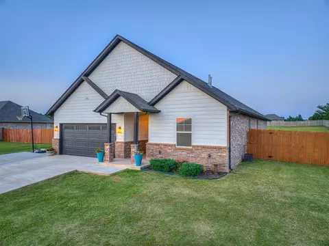 13018 Huntington Dr, Edmond, OK 73025
