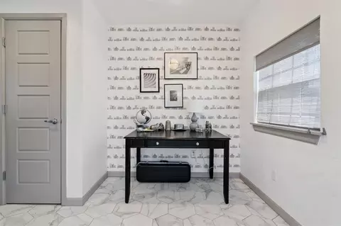 Entry Way - 127 E Hayes St, Norman, OK 73069 photo 1 of 3
