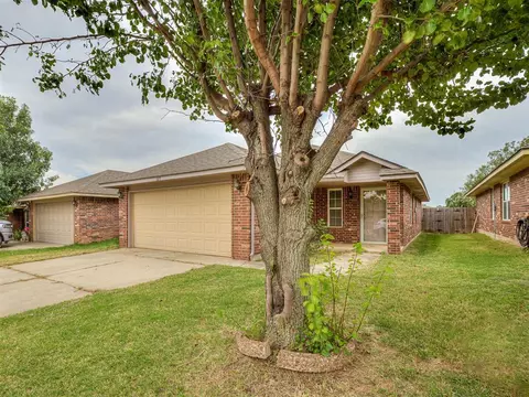 517 Cherokee Gate Dr, Yukon, OK 73099