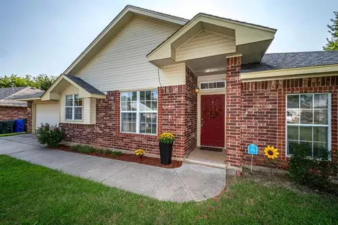 2904 Leaning Elm Dr, Norman, OK 73071
