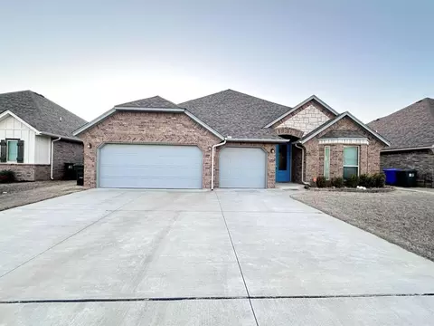 1222 Stone Creek Dr, Norman, OK 73071