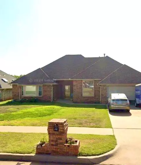 316 S Ramblin Oaks St, Moore, OK 73160