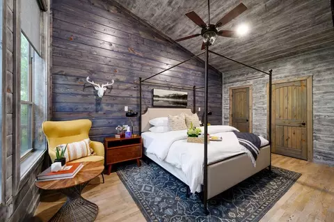 Bedroom - 35 Sunset Beach Trl, Broken Bow, OK 74728 photo 1 of 4
