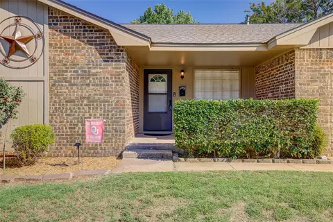 1517 Pinewood Dr, Norman, OK 73071