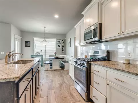 Kitchen - 1417 Atalon Dr, Moore, OK 73160 photo 4 of 5