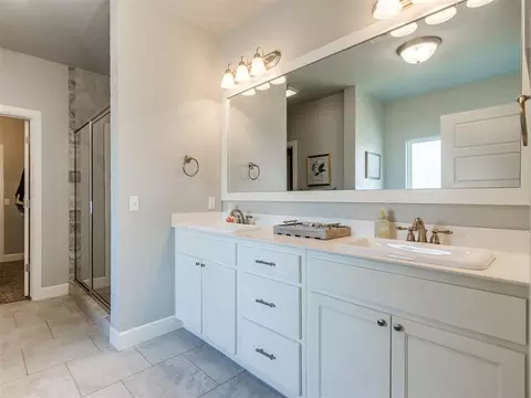 Bath - 1417 Atalon Dr, Moore, OK 73160 photo 3 of 9