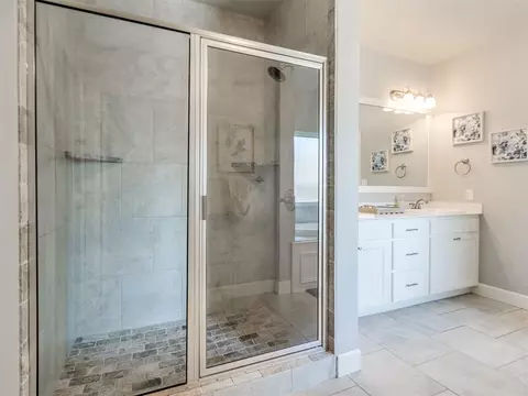 Bath - 1417 Atalon Dr, Moore, OK 73160 photo 6 of 9