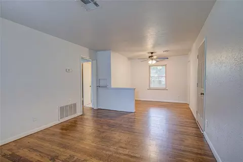 Living - 806 Denison Dr, Norman, OK 73069 photo 3 of 4