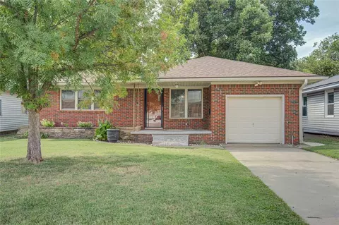 Exterior - 806 Denison Dr, Norman, OK 73069 photo 2 of 7