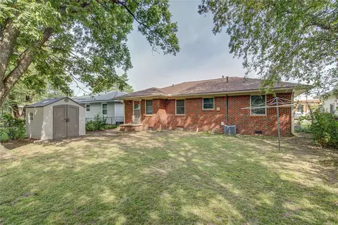 Exterior - 806 Denison Dr, Norman, OK 73069 photo 5 of 7