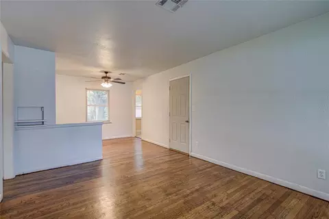 Living - 806 Denison Dr, Norman, OK 73069 photo 2 of 4