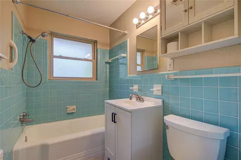 Bath - 806 Denison Dr, Norman, OK 73069 photo 1 of 1