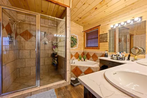 Bath - 263 Orca Rd, Broken Bow, OK 74728 photo 2 of 3