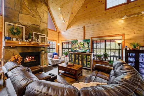 Living - 263 Orca Rd, Broken Bow, OK 74728 photo 1 of 4