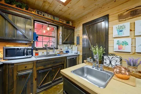 Kitchen - 263 Orca Rd, Broken Bow, OK 74728 photo 4 of 6