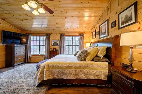 Bedroom - 263 Orca Rd, Broken Bow, OK 74728 photo 1 of 4