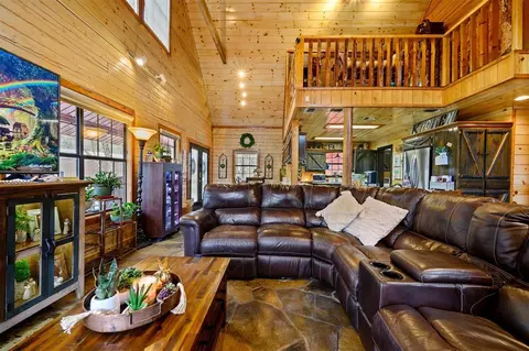 Living - 263 Orca Rd, Broken Bow, OK 74728 photo 3 of 4
