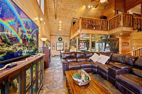Living - 263 Orca Rd, Broken Bow, OK 74728 photo 4 of 4
