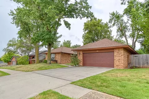 2101 Riverside Dr, Norman, OK 73072 photo 4