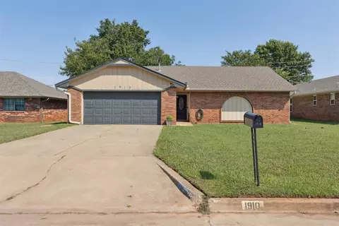 1910 E Chandler Dr, Shawnee, OK 74801
