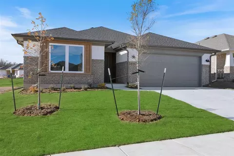 315 Woodrock St, Harrah, OK 73045