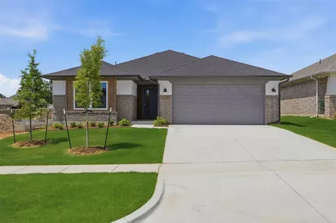 315 Woodrock St, Harrah, OK 73045