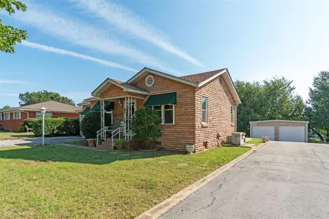 1703 S Mission St, Anadarko, OK 73005